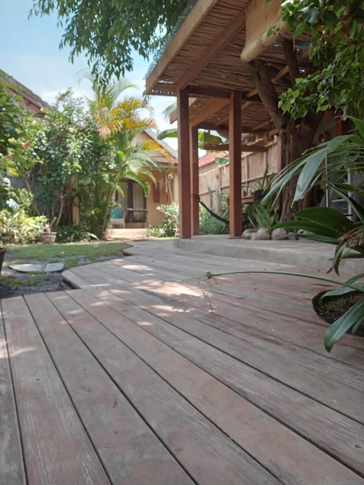 Little Elephant Cottage Gili Trawangan Exteriör bild