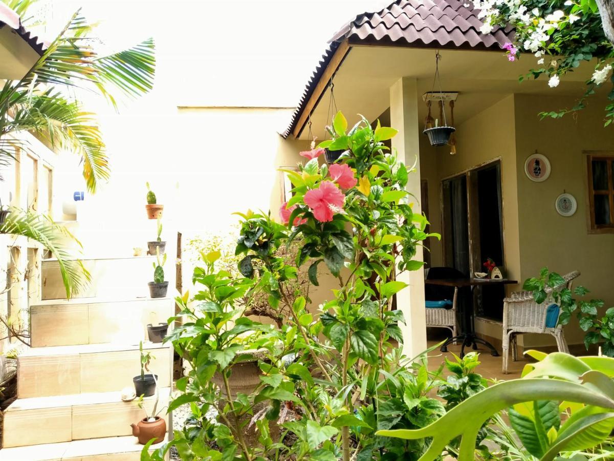 Little Elephant Cottage Gili Trawangan Exteriör bild
